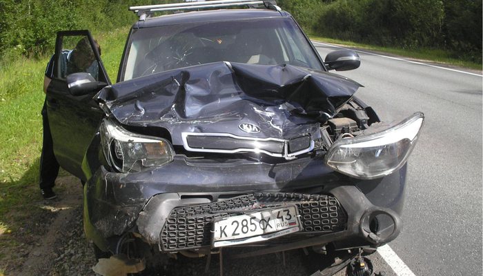 На трассе «Вятка» водитель на Kia вытолкнул с дороги Lada с пассажирами