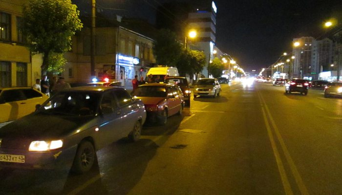 Пьяный водитель «Нивы» разбил 4 машины на улице Ленина