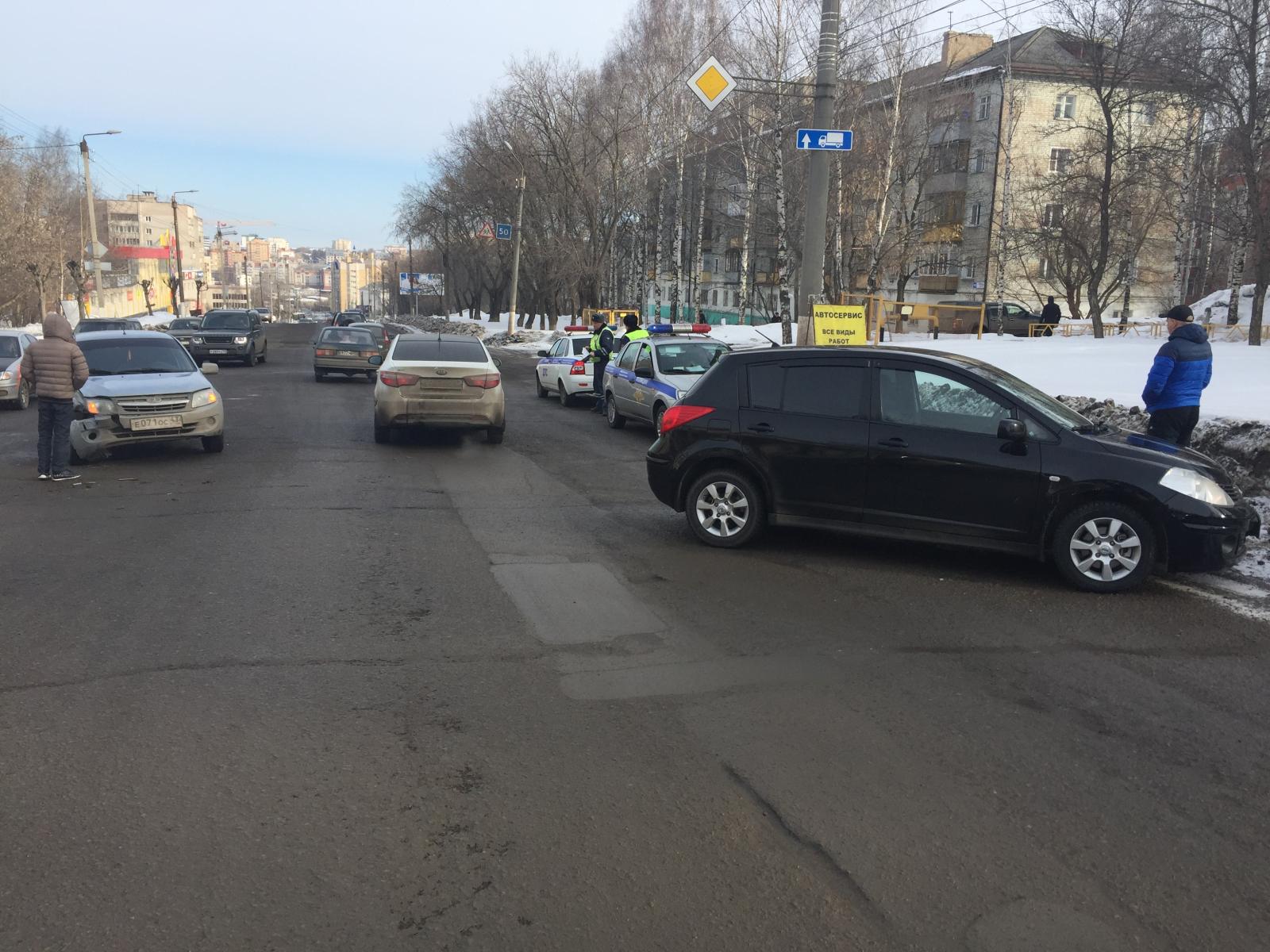 ДТП на Ленина в районе Зонального: Гранта протаранила разворачивающийся  