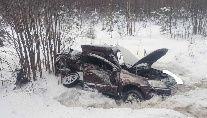 За сутки в Кировской области в ДТП пострадали четыре человека и один погиб