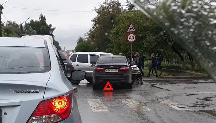 Авария на перекрестке улиц Некрасова и Чапаева