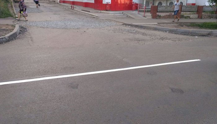 Дорогу на Кочкиной отремонтировали и закрыли жителям въезд во двор