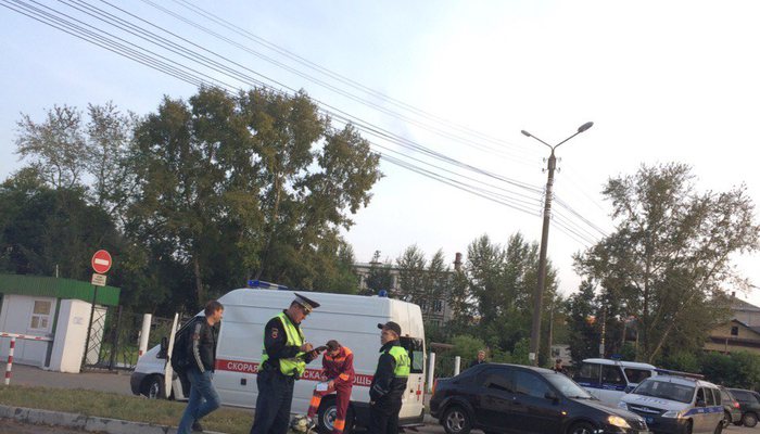 В Кирове байкер сбил женщину, перебегавшую дорогу. Видео