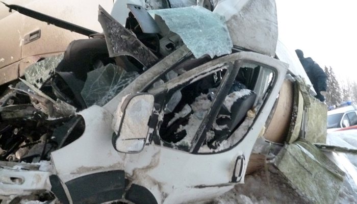 В жуткой аварии на трассе Киров - Нижний Новгород погибли два человека