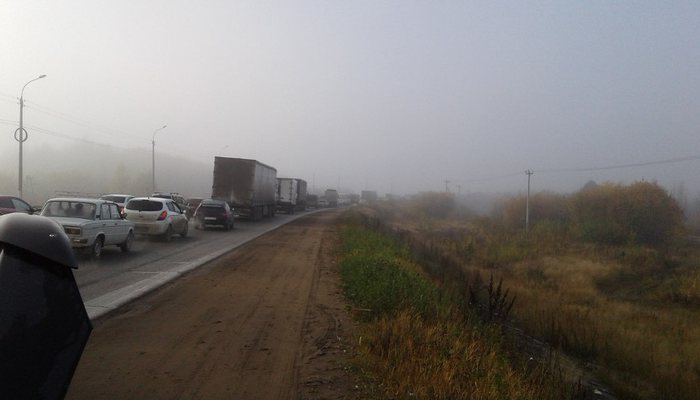 Авария в тумане на Новом мосту: движение встало