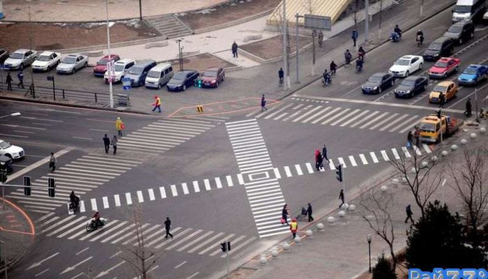 Андрей Менькин предложил ввести диагональные пешеходные переходы в Кирове