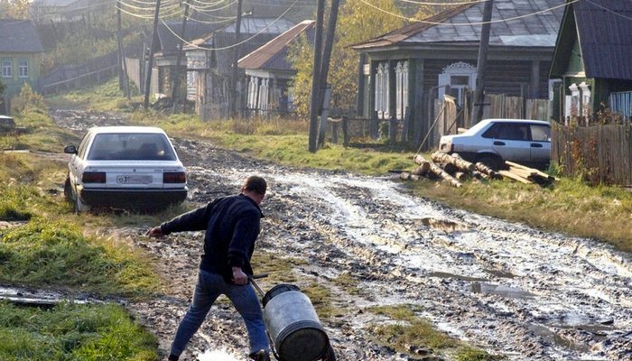 Кировская область получит 161,5 миллионов рублей на сельские дороги