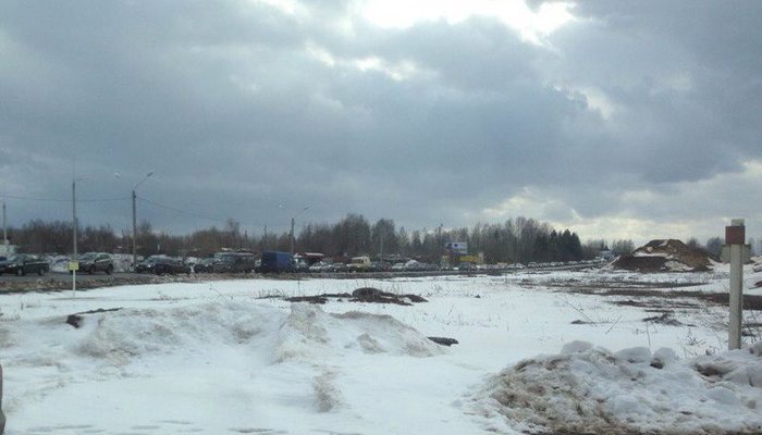 Коллапс на дорогах: асфальт на дороге Киров — Русское растаял вместе со снегом