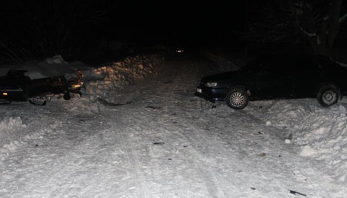 В Кировской области снегоход протаранил «четырнадцатую»