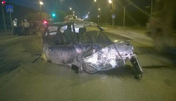 Пьяный водитель «Оки» устроил ДТП на Луганской