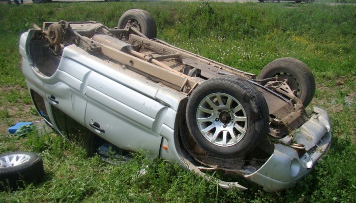  За один день в Кировской области три машины улетели в кювет 