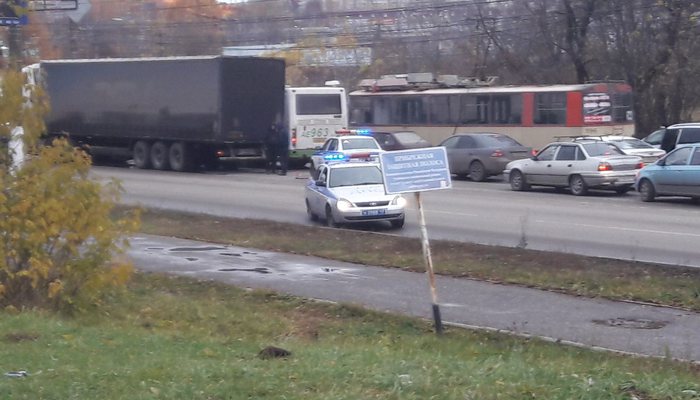 ДТП из трех автомобилей на Московской парализовало движение