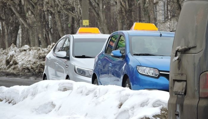 В Кирове начался масштабный отлов работающих нелегально таксистов