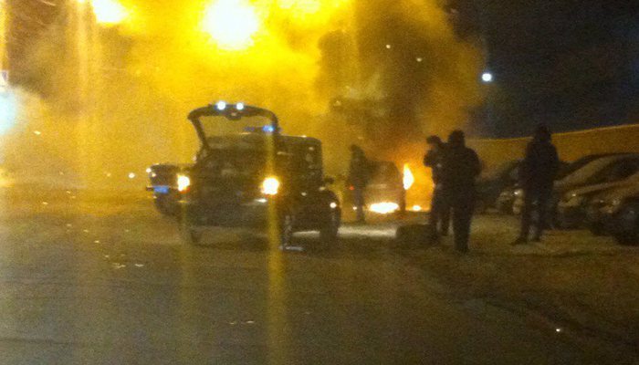 Очевидцы: на Октябрьском проспекте загорелась иномарка