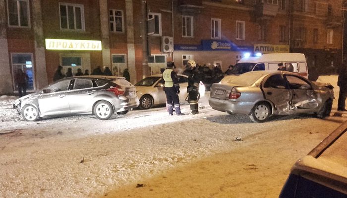 Жуткое ДТП в Кирове: 2 человека погибли, 5 получили травмы