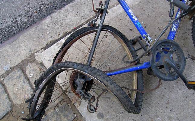 На Сормовской неизвестный сбил подростка на велосипеде и скрылся