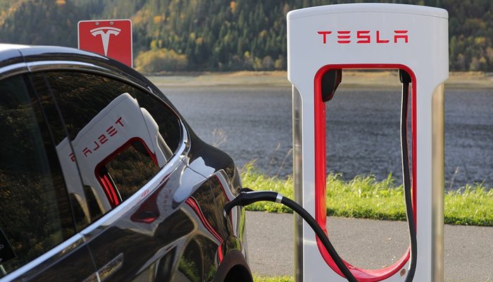 В США отзывают Tesla, проданные за 12 лет