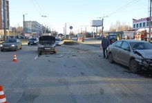 Пенсионер на “Ниве” спровоцировал аварию на Юровской