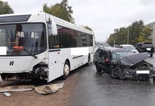В Нововятске в ДТП с автобусом пострадали 2 человека