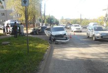 Toyota Vista налетела на встречный автомобиль: три человека пострадали