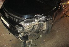 На Октябрьском проспекте Camry затолкала в сугроб Chevrolet