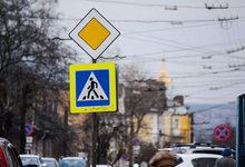 На кировских дорогах могут появиться световые пешеходные переходы