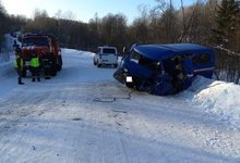 В Кировской области прицеп грузовика занесло на «встречку»: есть пострадавшие