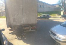 Луганскую перекрыла фура. Ищем объезд