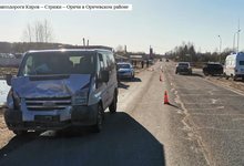 В Кировской области «Форд Транзит» столкнулся с легковушкой: пострадали 5 человек