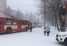 На Карла Маркса в Кирове образовалась пробка из троллейбусов