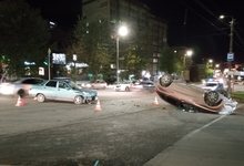 Известны подробности жесткой аварии в Кирове с перевернутой Lada Xray