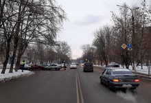 В Кирове женщина на легковушке врезалась в «Гранту»: пострадала 7-летняя девочка