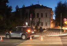 В Кирове водитель «Ниссана» сбил пешеходов: госпитализированы 11-летний ребенок и пенсионер