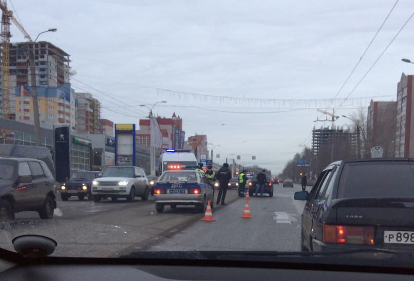 На Московской пьяная женщина попала под машину