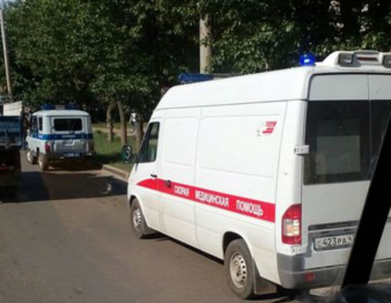 В Кирове грузовик столкнулся с полицейским автомобилем