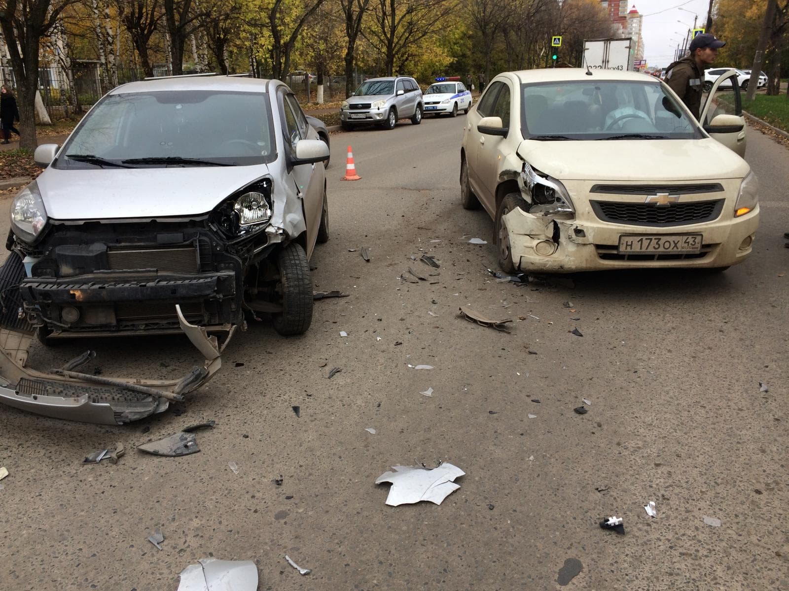 Разворот ценой ремонта двух автомобилей