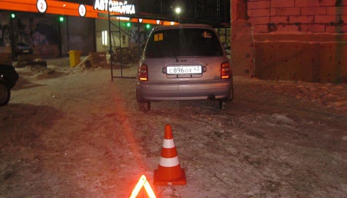 Женщина на “Ниссане” сбила 15-летнюю девочку