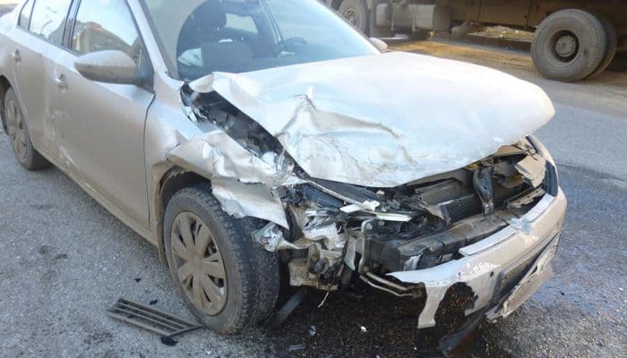 Пенсионер на “Ниве” спровоцировал аварию на Юровской