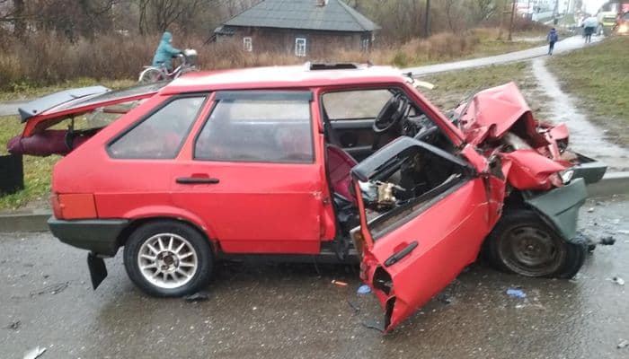 В Яранском районе “Девятка” влетела под фуру: пассажир “девятки” погиб