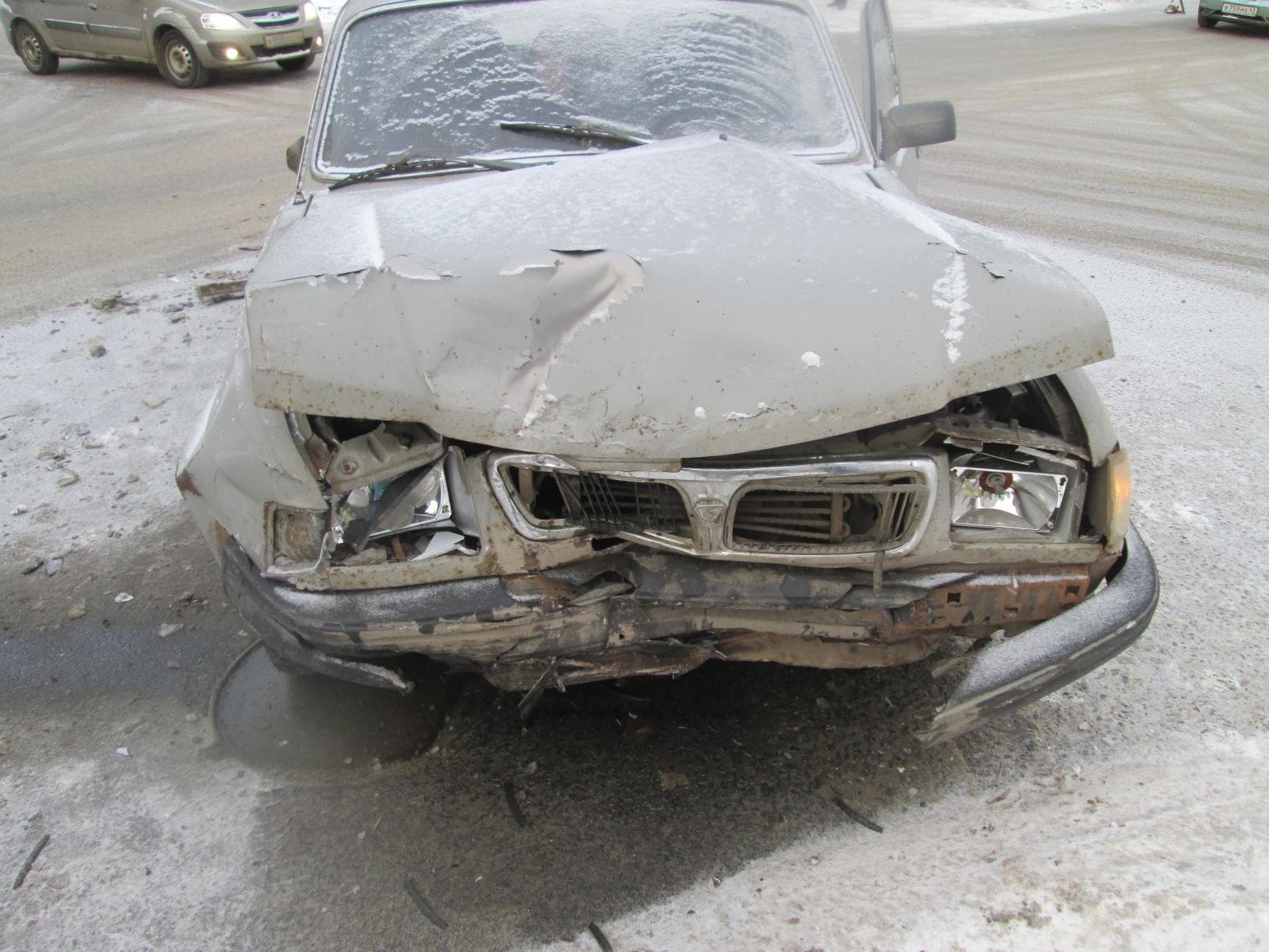 2 девушки получили травмы в ДТП из-за невнимательности женщины