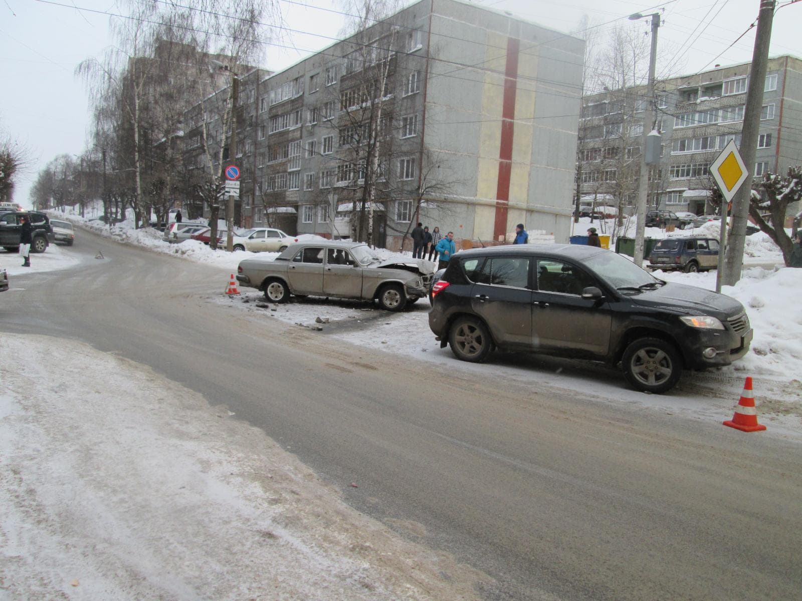 2 девушки получили травмы в ДТП из-за невнимательности женщины