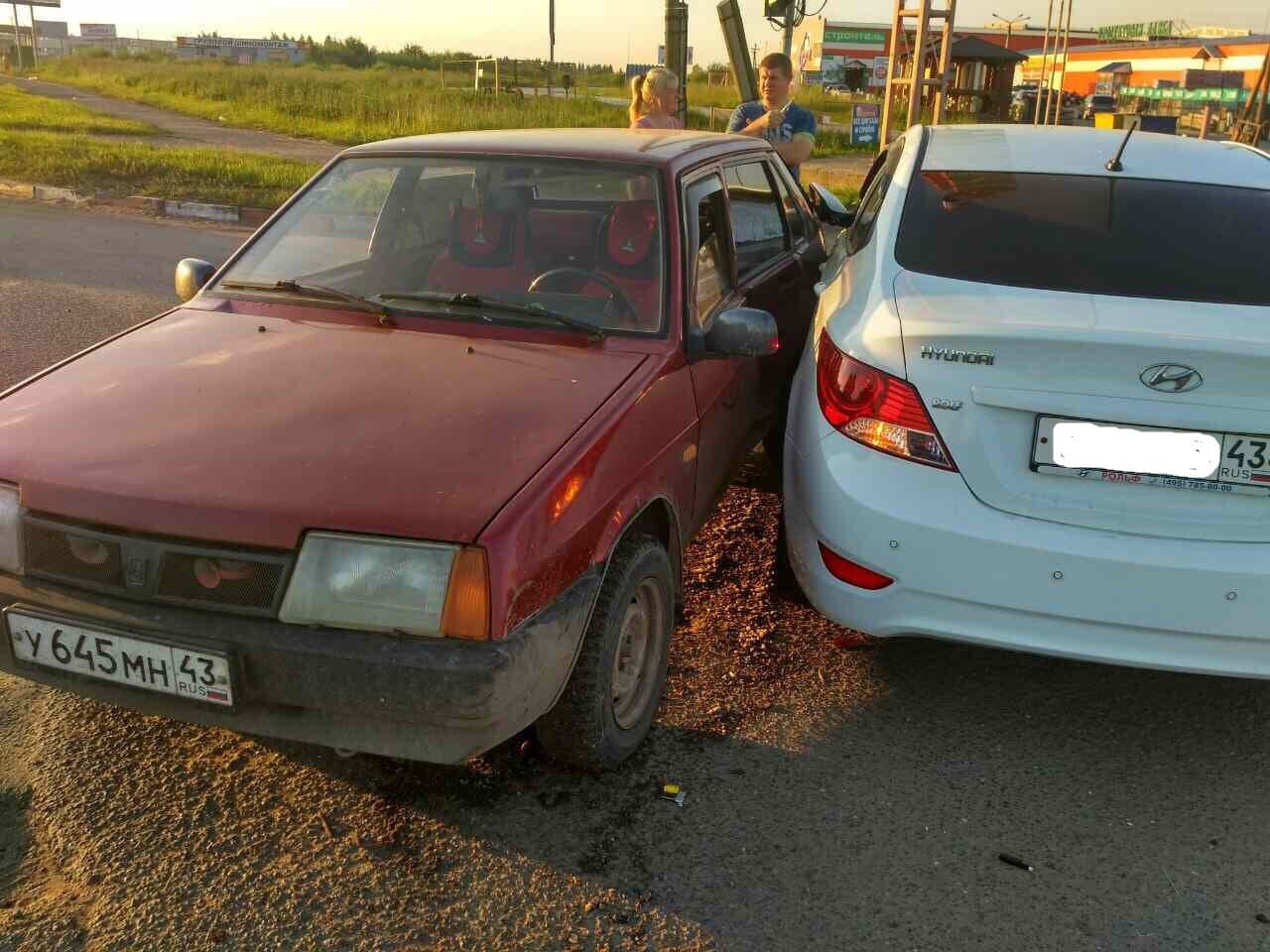 3 машины пострадали в аварии на ганинском повороте