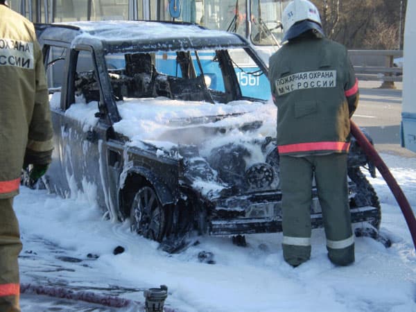 На Филейке загорелся Land Rover Discovery 3