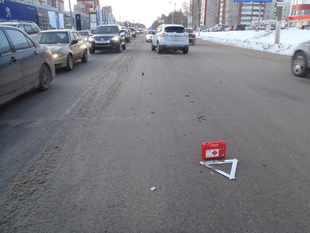 На перекрестке Московской и Cолнечной автоледи на «Форде» сбила женщину