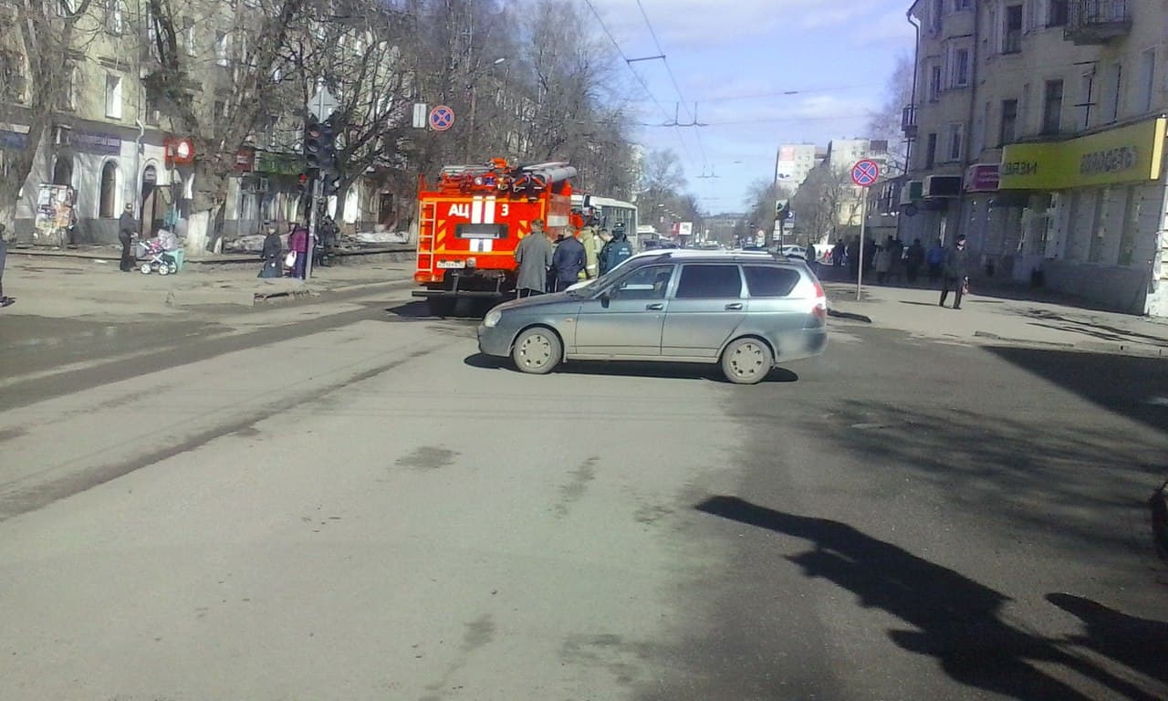 На Карла Маркса в ДТП попала пожарная машина