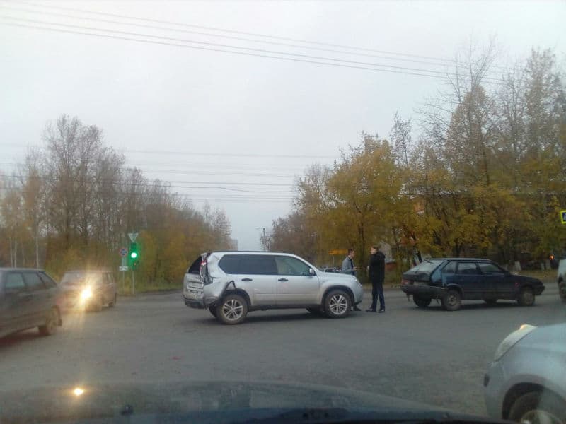 ДТП в центре Кирова: на перекрестке столкнулись три авто