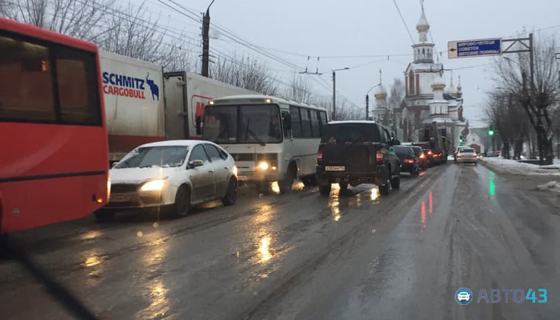 Небольшая авария блокировала Луганскую