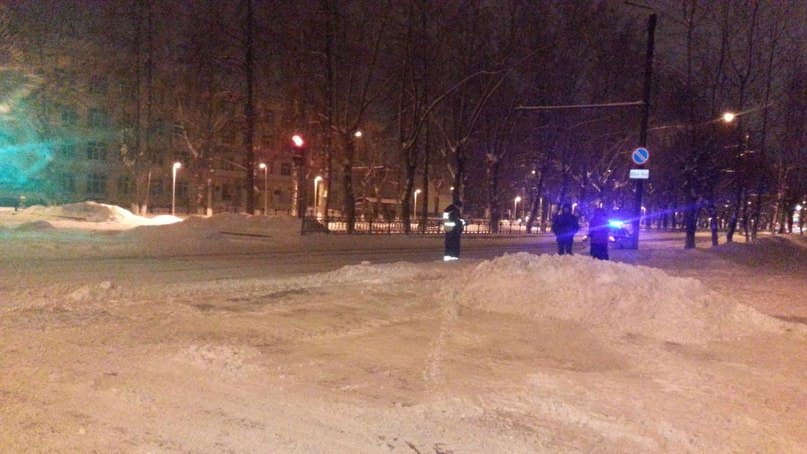 На Октябрьском — Розы Люксембург неизвестный сбил 16-летнюю девушку