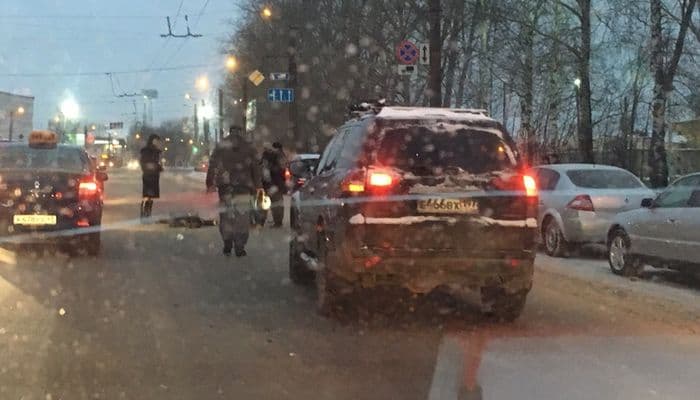 На улице Карла Маркса водитель на внедорожнике сбил пенсионерку