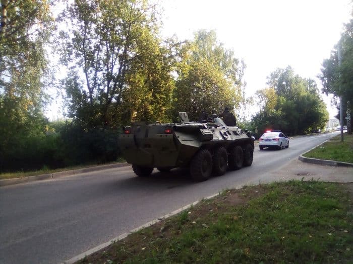БТР на улицах Кирова: что-то произошло? 